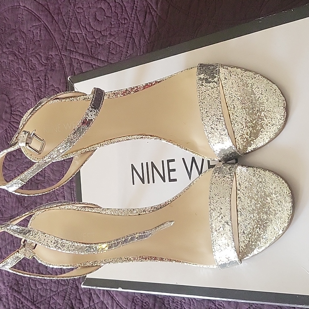 Nice party shoe! Like New